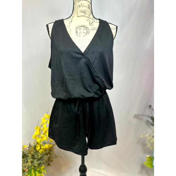 LBLC the Label Lauren Romper Drawstring Waist Pockets Black L - Picture 7 of 16